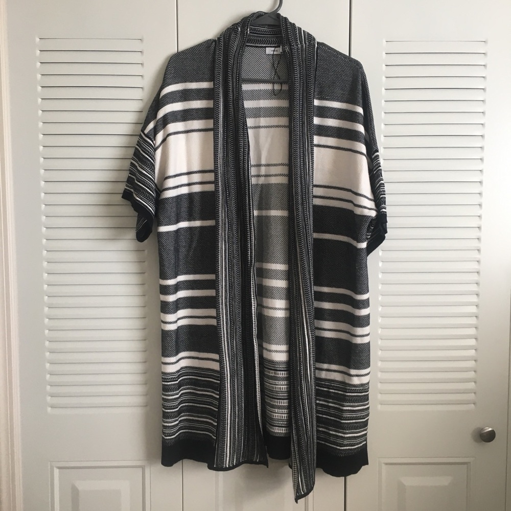 Vince Short Sleeved Open Cardigan Striped Size M